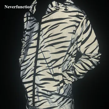 Мужская уличная одежда, светоотражающая зебра, свободная куртка на молнии с капюшоном, ветровка, водонепроницаемые мужские пальто для скейтборда, одежда с ночным освещением